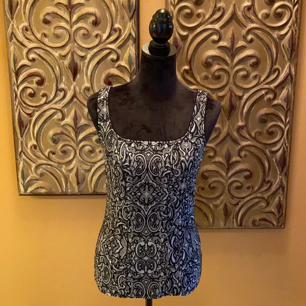 WHBM top